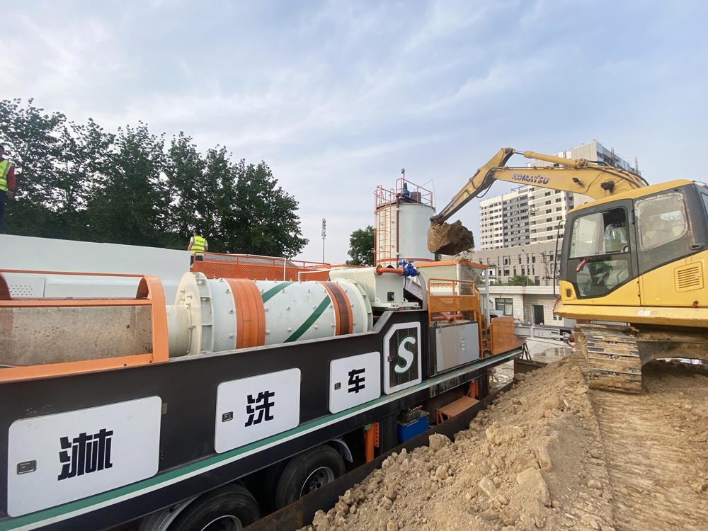 土壤淋洗修复车：机动化治污解决方案